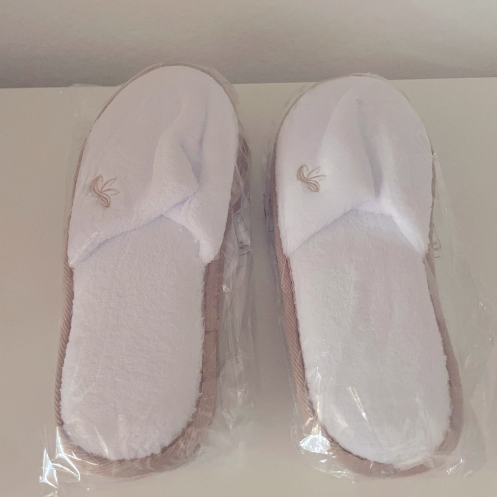 2 pack White Slippers Brand New